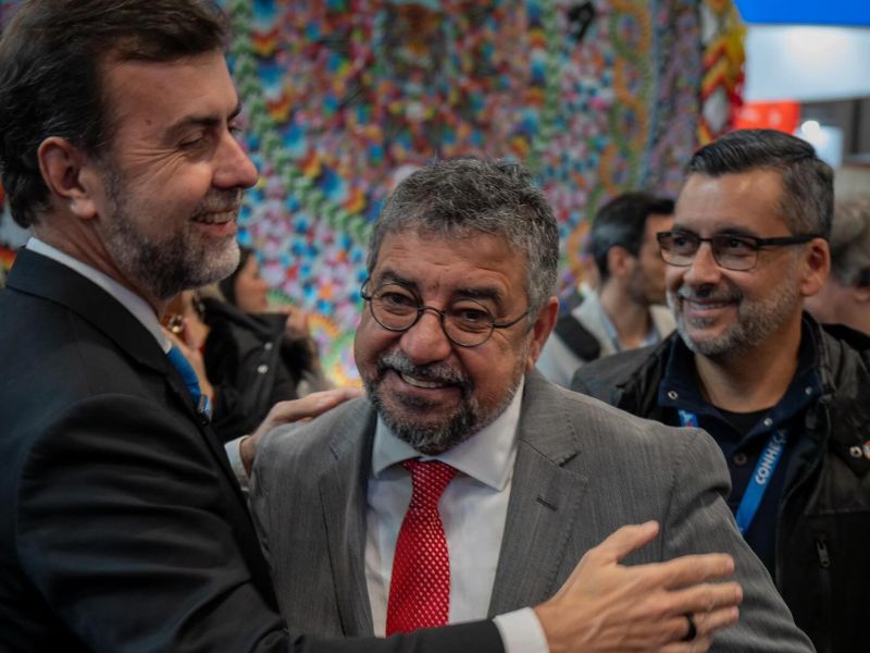 Prefeito de Maricá participa da Fitur, na Espanha, com presidente da Embratur, Marcelo Freixo