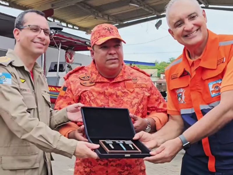 Solenidade em Rio das Ostras marca entrega de equipamentos estaduais para o município