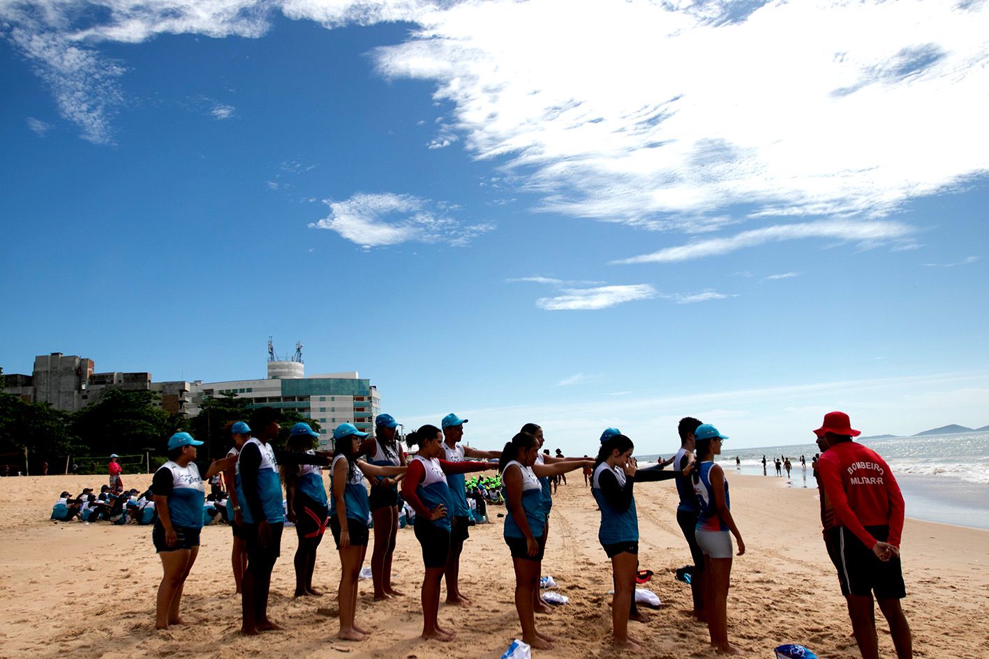 Projeto Botinho 2025 leva conscientização e esporte à Praia de Cavaleiros, em Macaé