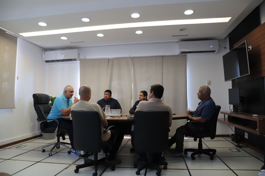 Prefeito Carlos Augusto reforça parceria com Bombeiros para execução do Projeto Botinho