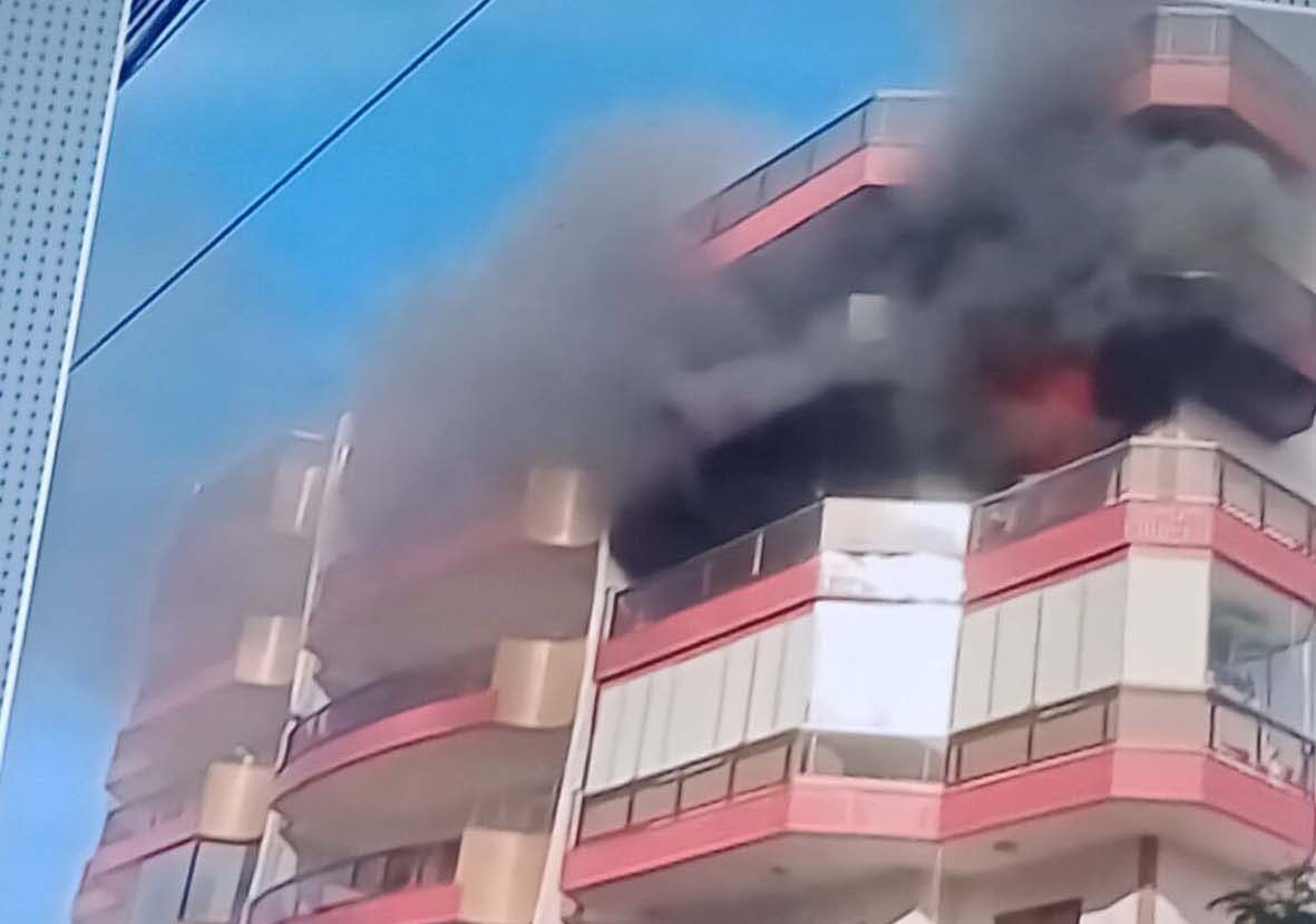 Incêndio em apartamento mobiliza equipes de resgate em Cabo Frio