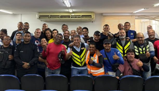 Motoboys se reúnem com prefeito de Cabo Frio para discutir fiscalizações