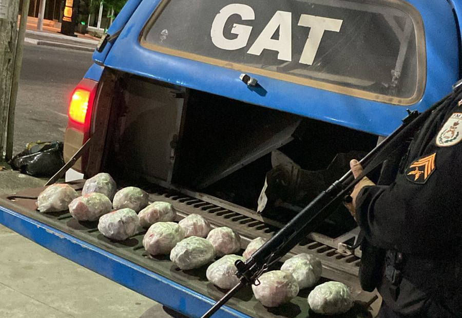 Droga é encontrada em Cabo Frio após denúncia sobre tráfico na Praia do Siqueira