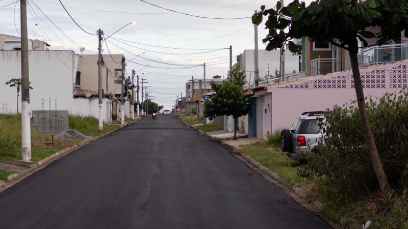 Obras de recapeamento asfáltico continuam no bairro Verdes Mares, em Macaé