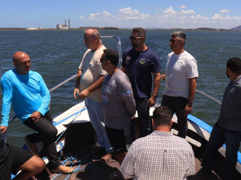 Águas da Lagoa de Araruama são vistoriadas com participação da Prefeitura de São Pedro da Aldeia