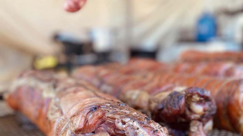 Arraial do Cabo recebe a 3ª edição do Festival de Torresmo e Churrasco de Chão com opções gastronômicas e culturais inéditas