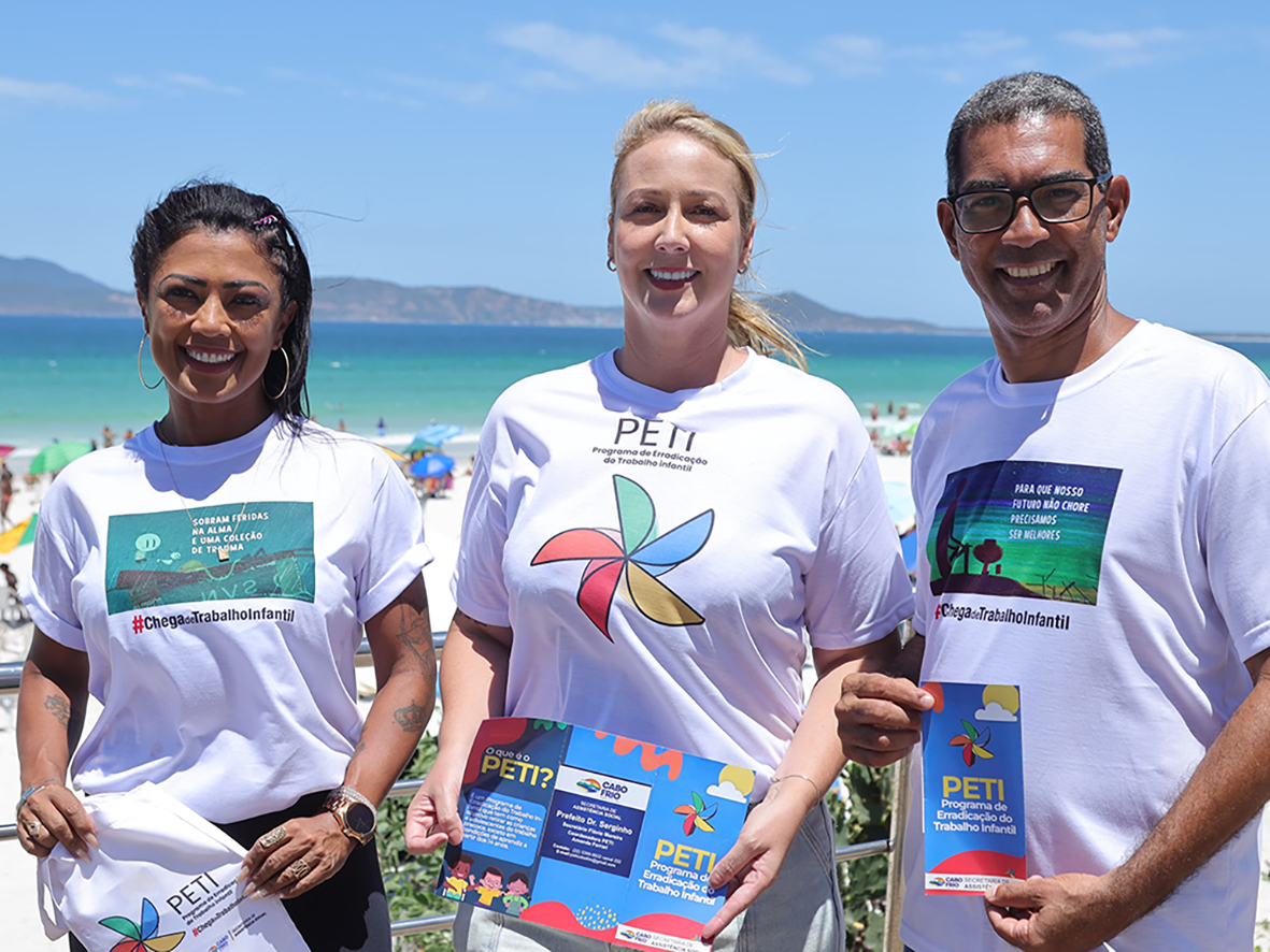 Cabo Frio reforça combate ao trabalho infantil com ação na Praia do Forte