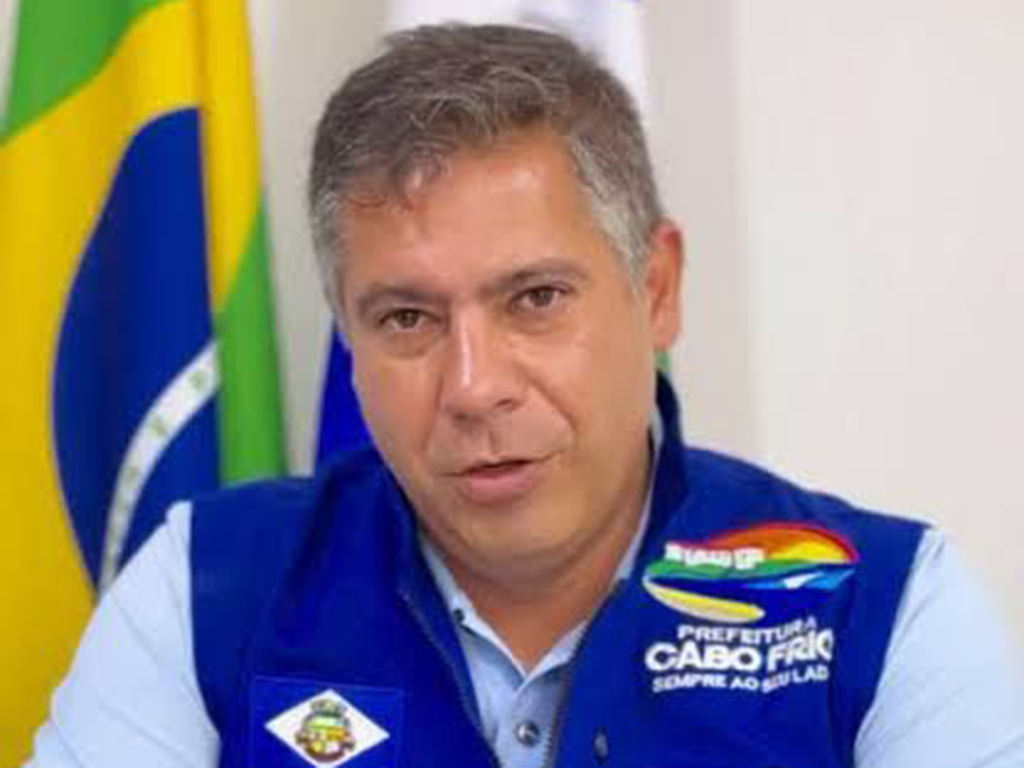 Dr. Serginho cumpre promessa e garante pagamento de 1/3 de férias aos servidores da educação de Cabo Frio