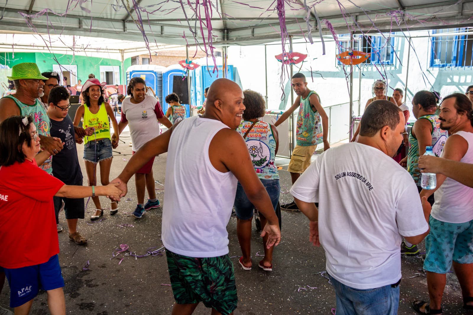 Arraial do Cabo celebra a diversidade com bloco da APAE