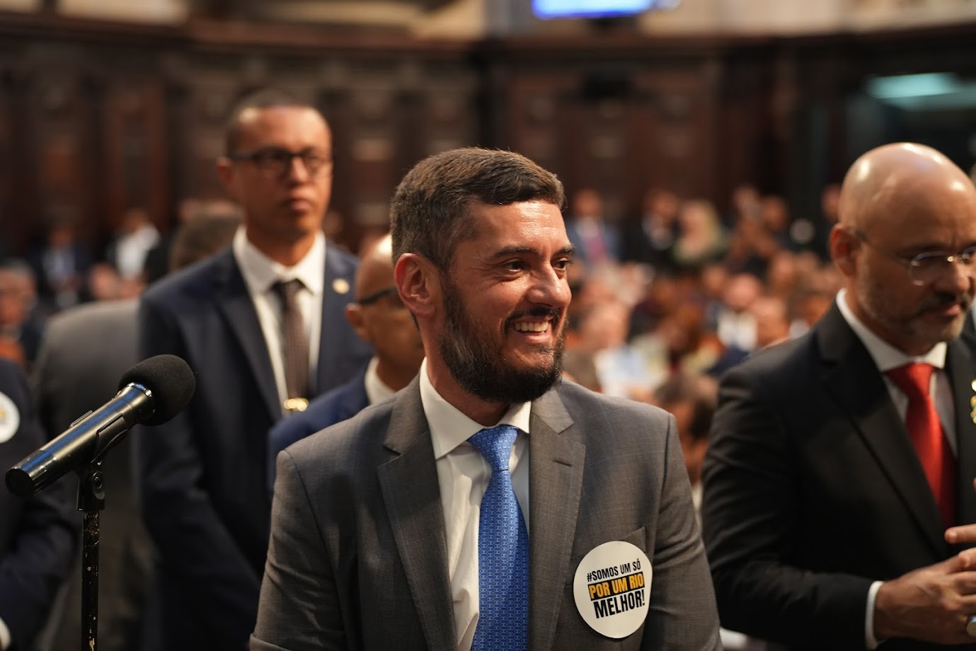 Rodrigo Bacellar é reeleito presidente da Alerj com unanimidade histórica