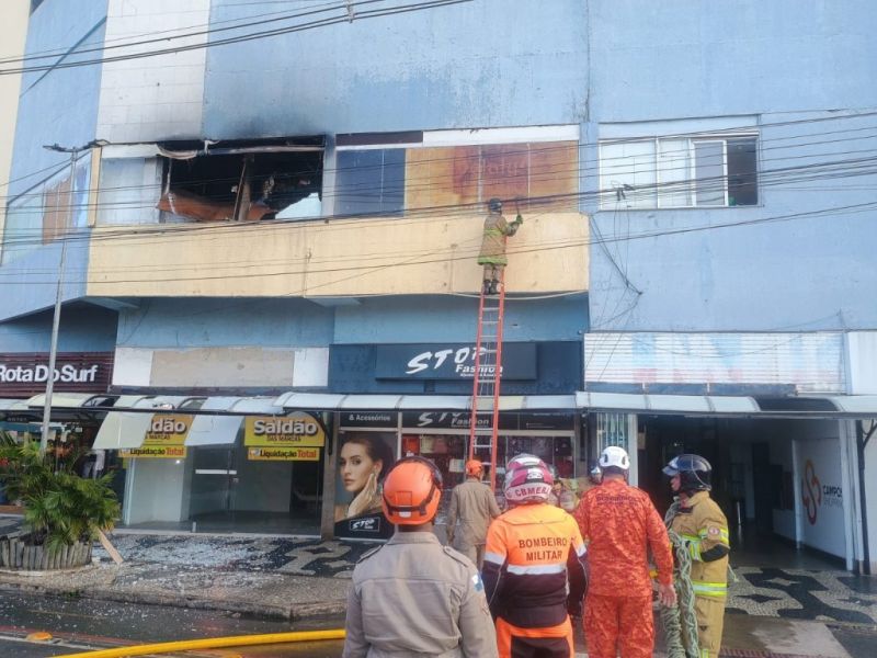 Incêndio no Campos Shopping deixa cinco feridos