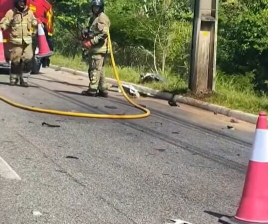 Colisão entre dois veículos resulta na morte de um jovem em Macaé