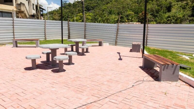 Gestão Maira Figueiredo conclui obras de reforma de mais uma praça em Silva Jardim