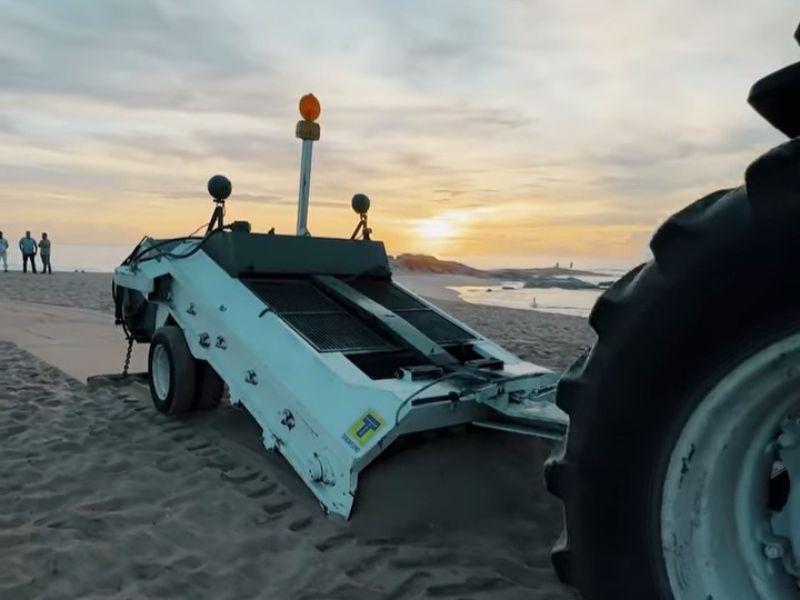 Praias de Rio das Ostras recebem ações de limpeza com equipamentos modernos 