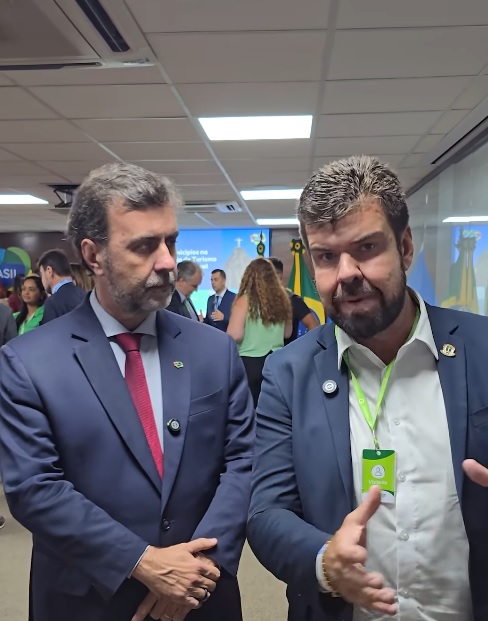 Macaé visa fortalecer o turismo e apresenta ideias ao presidente da Embratur