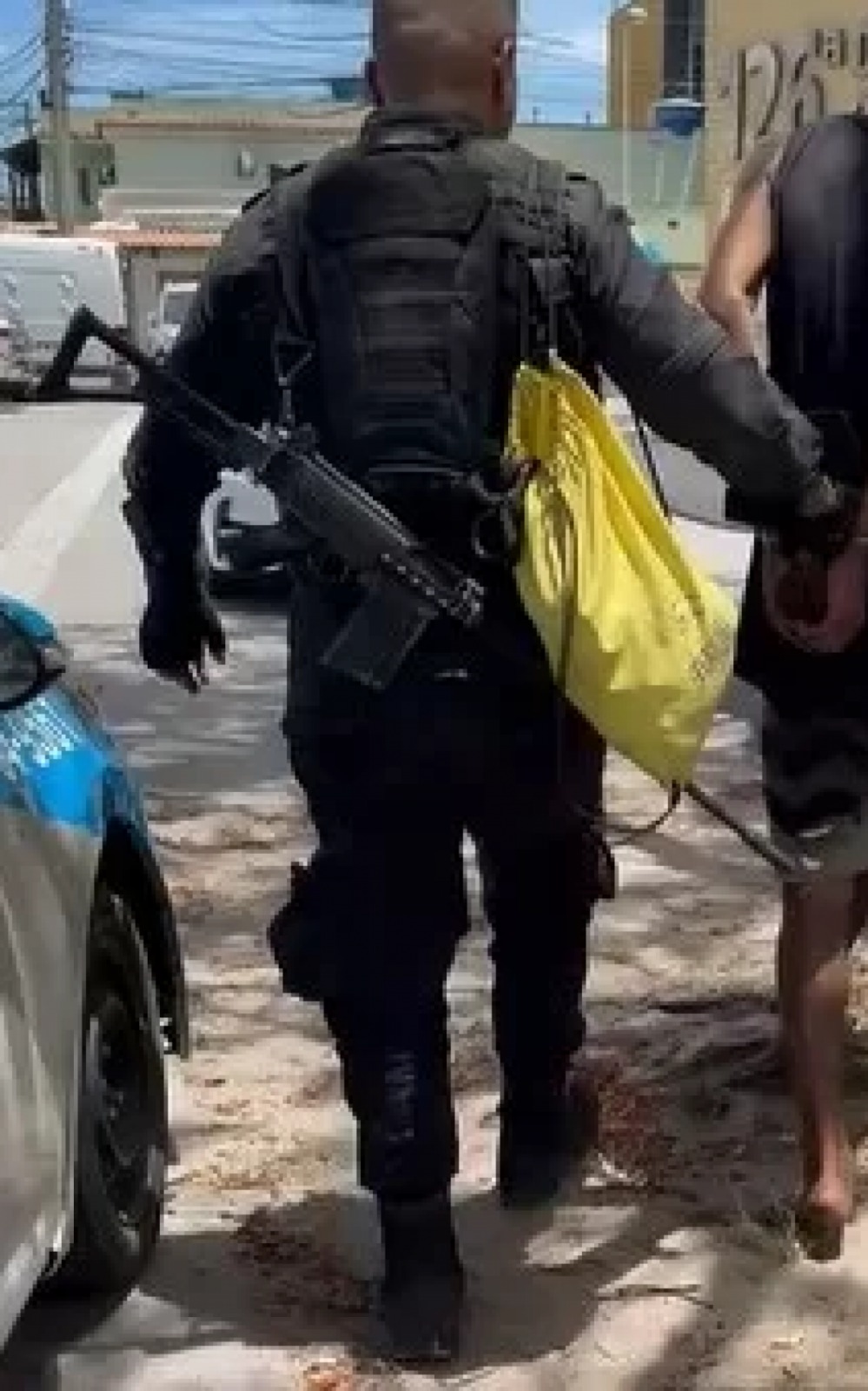 Cabo Frio: homem é capturado pela polícia com drogas no distrito de Tamoios