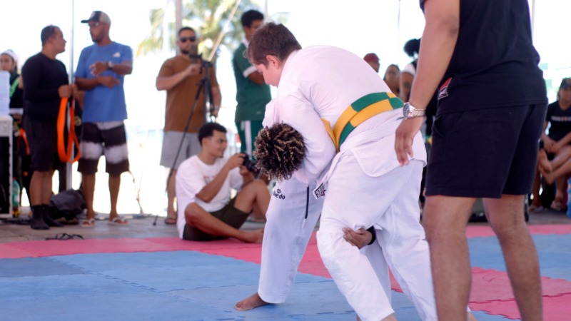 Carapebus recebeu José Aldo e Léo Santos durante competição de jiu-jitsu