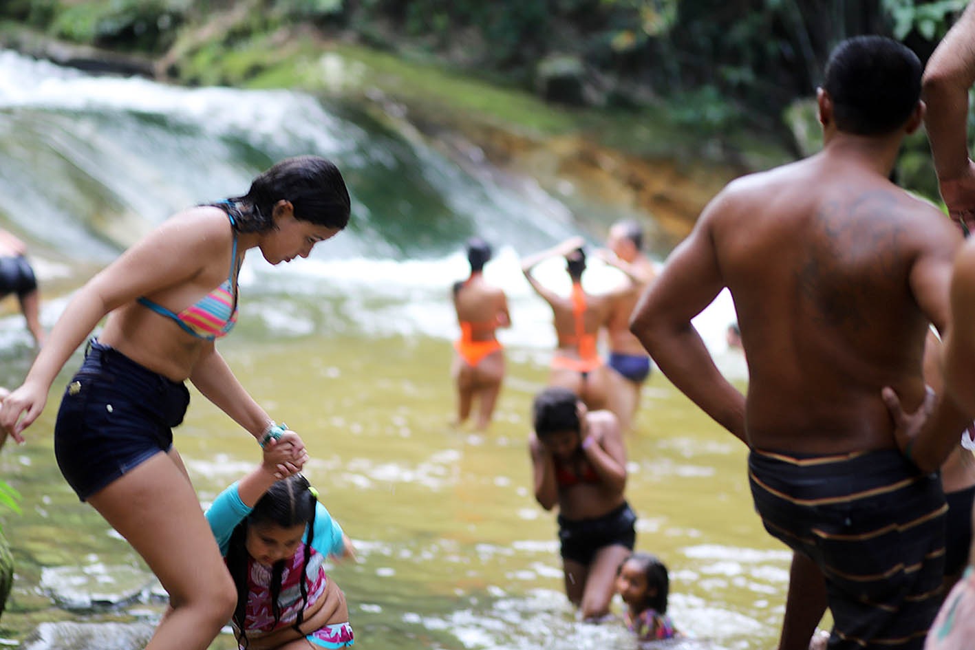 Defesa Civil de Macaé orienta banhistas e turistas sobre cuidados nas praias e cachoeiras