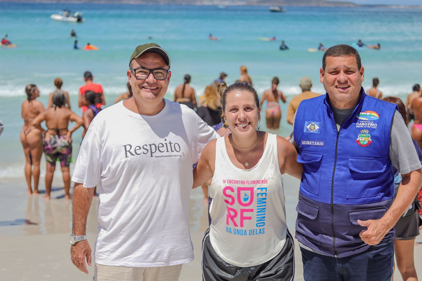 Transformação e autoestima para mulheres no Dia Internacional com surfe e cuidados de beleza em Cabo Frio