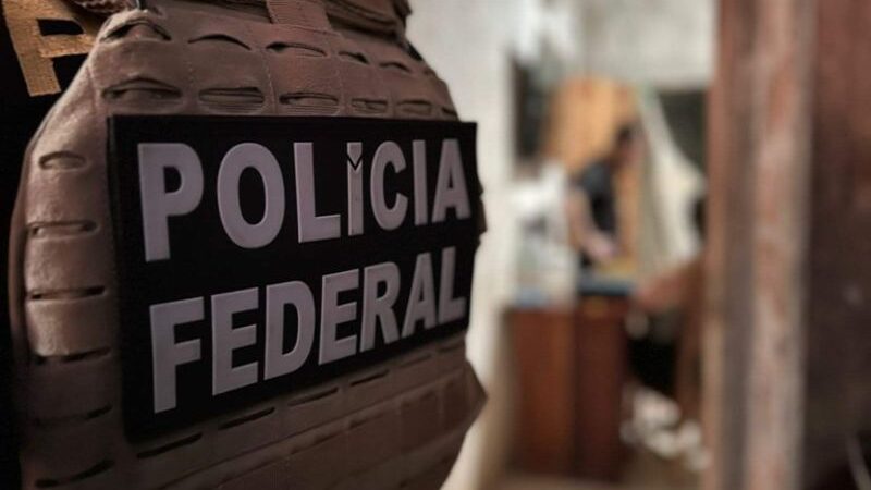 Polícia Federal prende homem condenado a 8 anos por crime de estelionato em Maricá