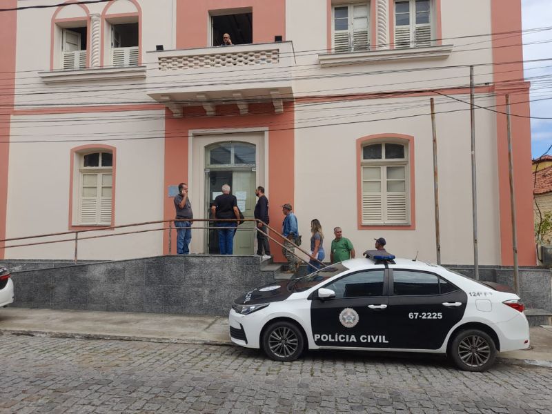 Polícia Civil de Saquarema investiga assassinato de 2 homens no bairro Alvorada