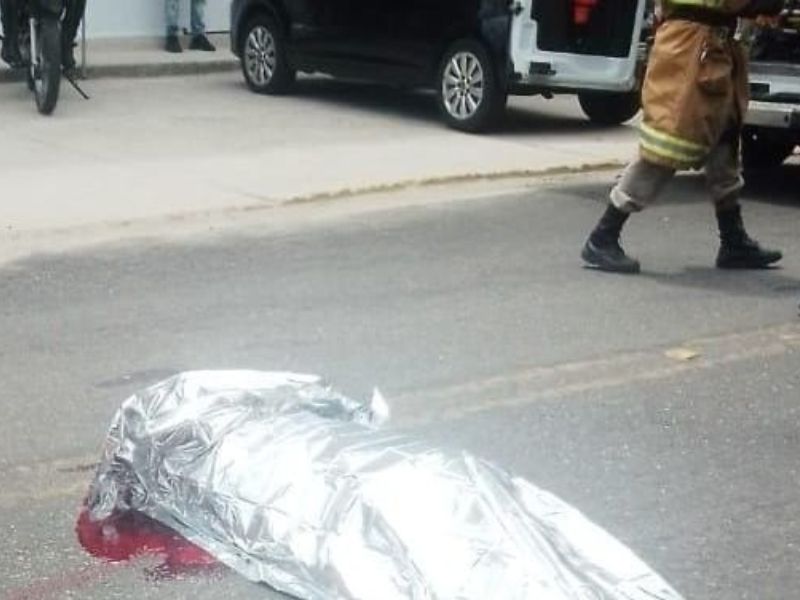 Violência nas ruas: acidente entre duas motos deixa vítima fatal em Maricá e outro em estado grave