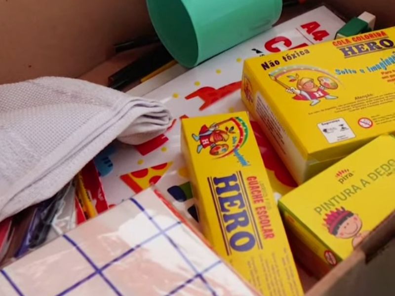 Prefeitura de Silva Jardim entrega kits escolares nas escolas da rede municipal