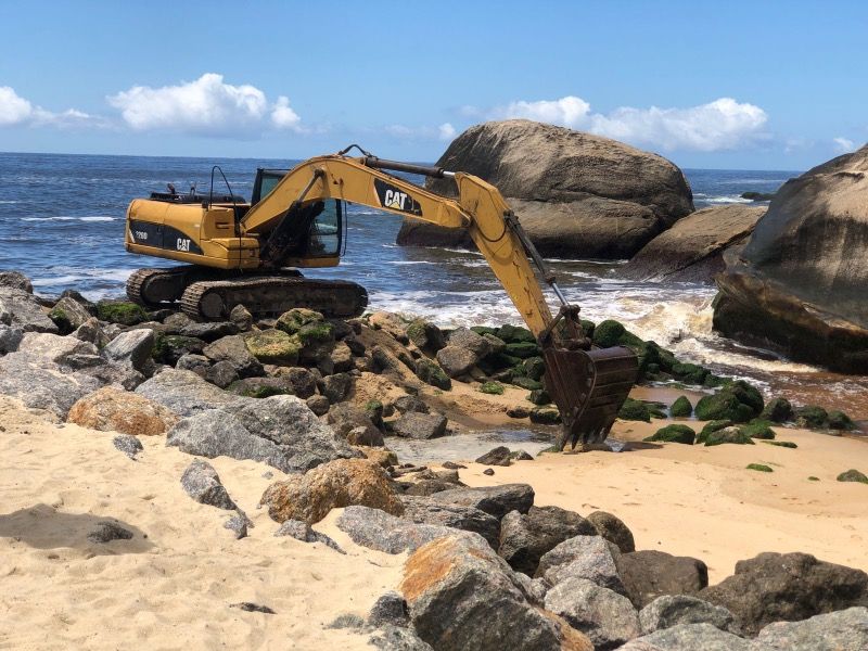 Ação do MPRJ provoca suspensão imediata das obras da prefeitura na Praia do Recanto, em Maricá