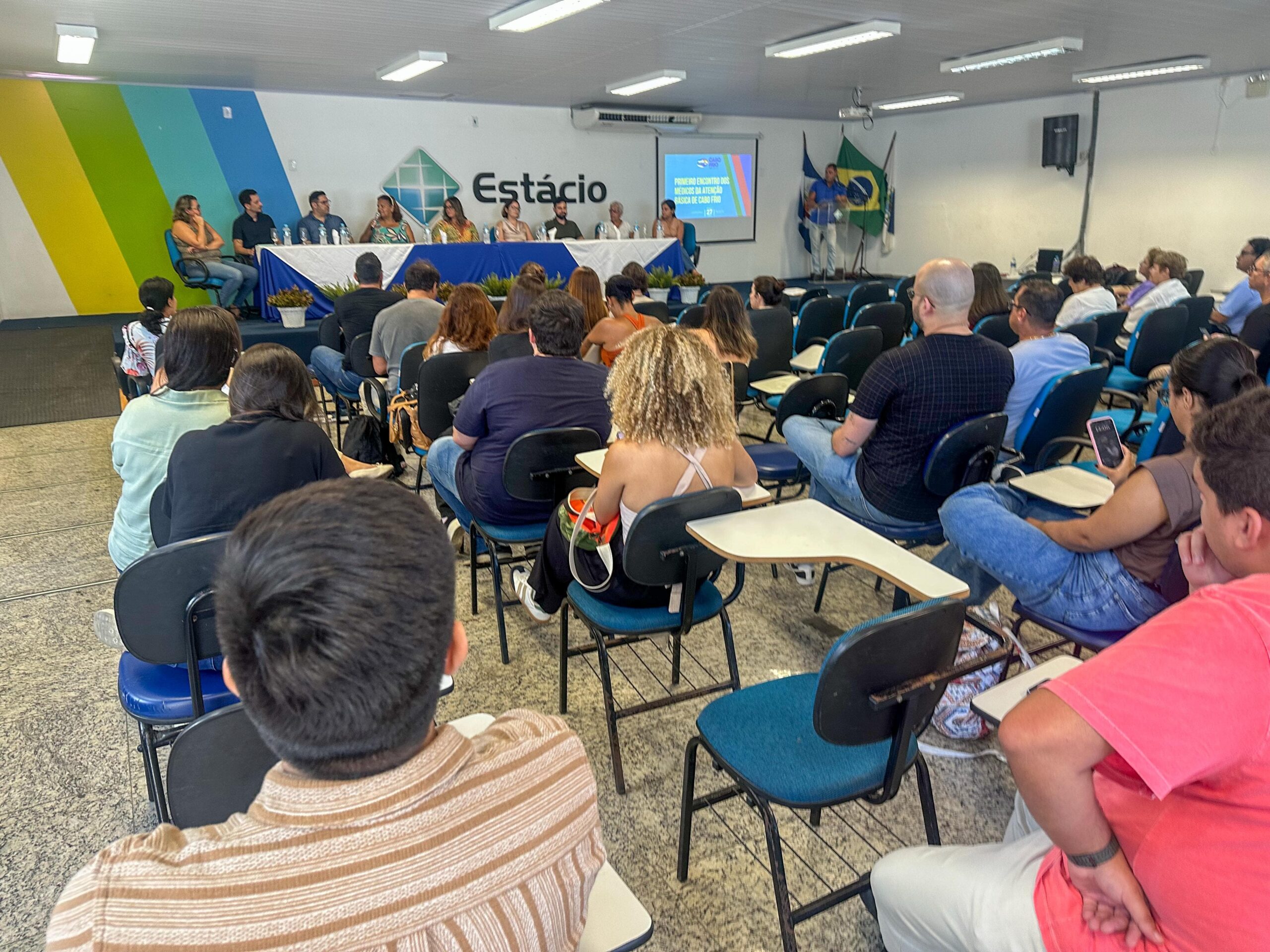 Capacitação e integração marcam o 1º encontro dos médicos da atenção básica de Cabo Frio