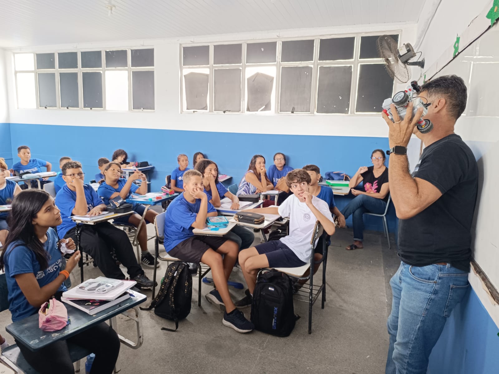 Alunos de Cabo Frio entram no mundo da robótica com novo projeto educacional