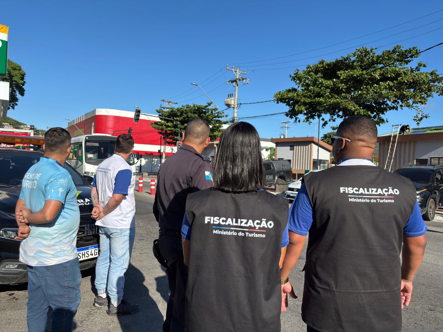 Arraial do Cabo intensifica fiscalização de transporte turístico irregular