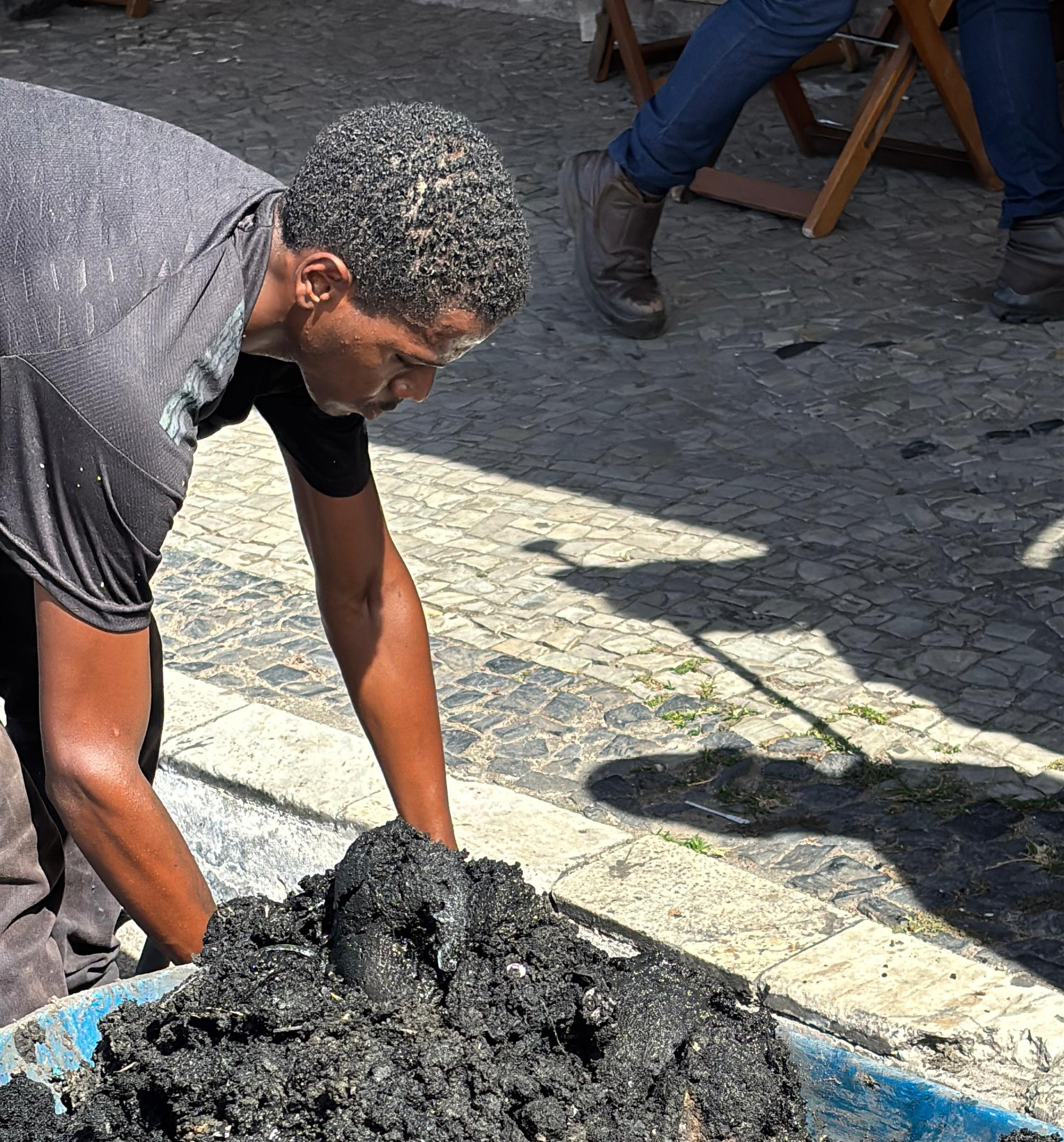 Prefeitura de Cabo Frio avança na desobstrução da rede de drenagem pluvial