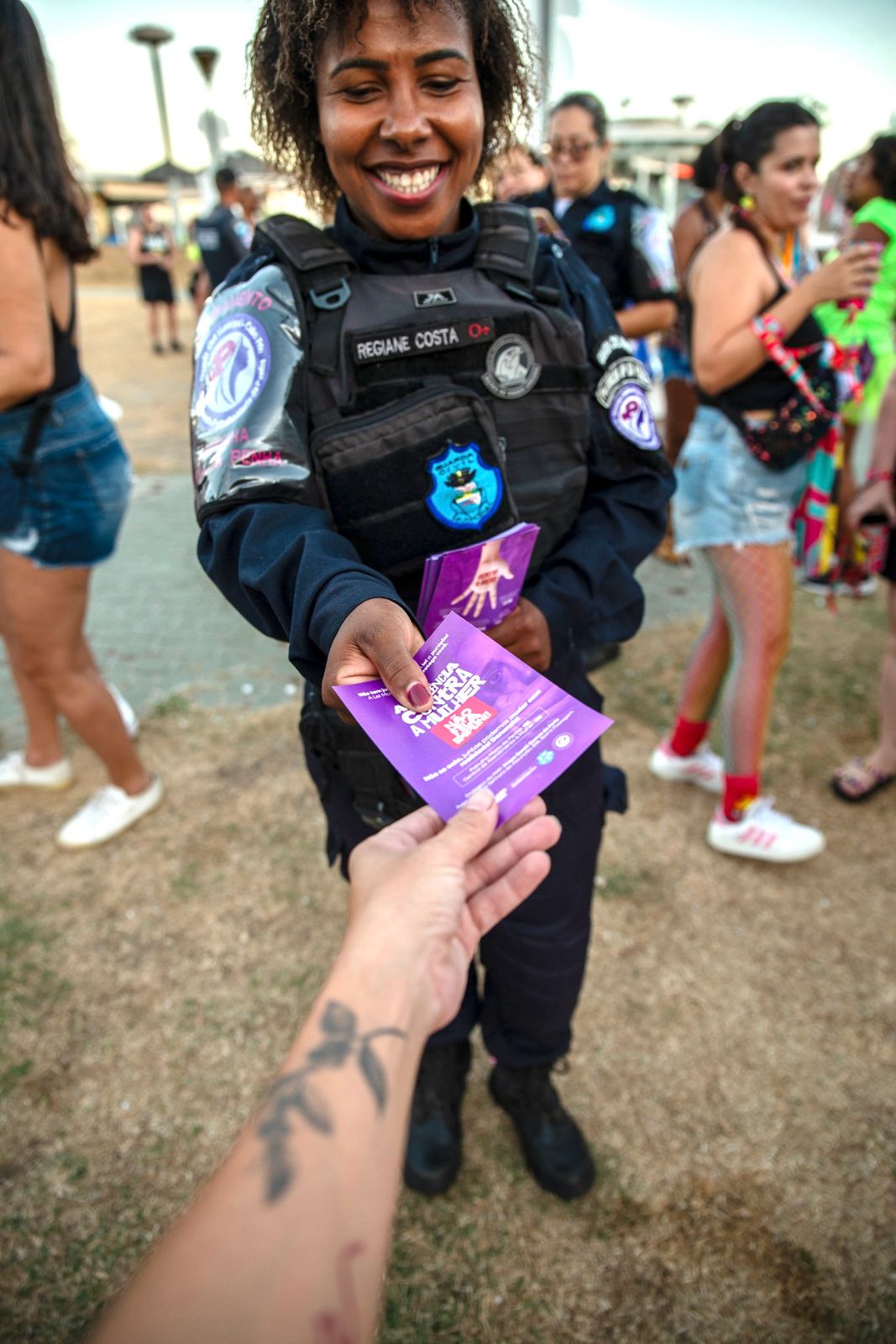 Dia Internacional da Mulher recebe blitz da Patrulha Maria da Penha de Cabo Frio, no combate à violência