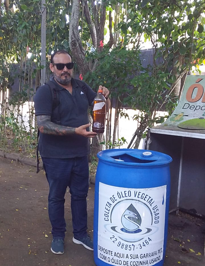Horto Municipal recebe óleo de cozinha usado e promove troca por materiais de limpeza em Cabo Frio