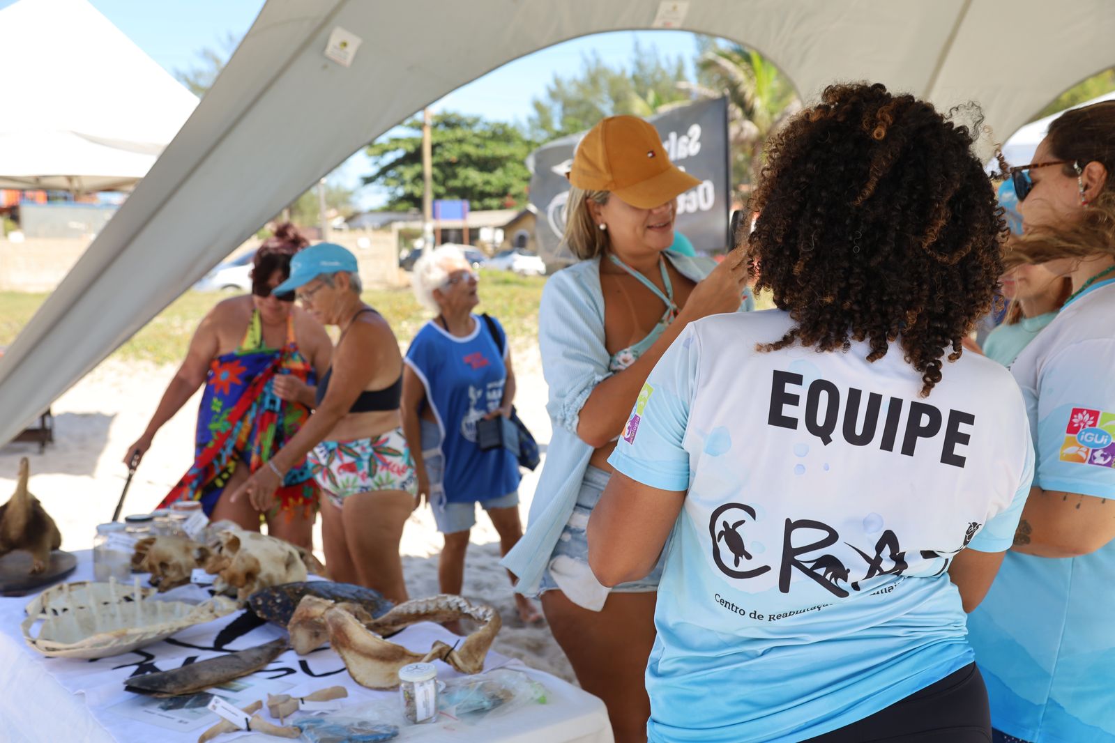 Semana Nacional de Limpeza dos Mares mobiliza voluntários em Cabo Frio