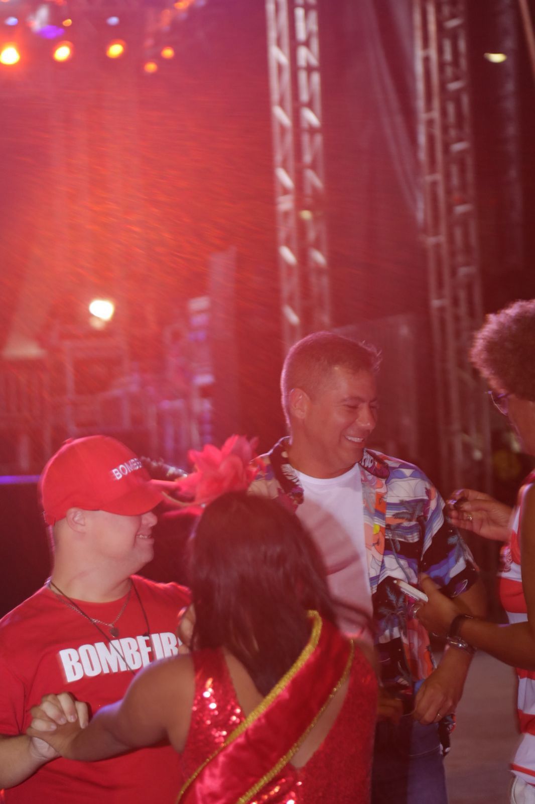 Folia e recorde de visitantes marcam início do Carnaval 2025 em Cabo Frio