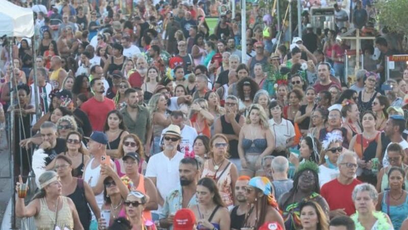 Público prestigia último dia do Carna Jazz de Rio das Ostras na Lagoa de Iriry; confira números da folia na cidade