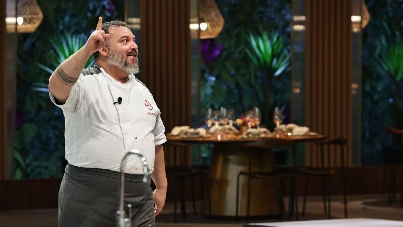 Finalista do MasterChef Profissionais participa de evento em restaurante em Rio das Ostras