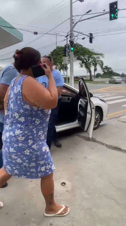 Mulher é presa em Macaé por estelionato após aplicar golpe em idoso
