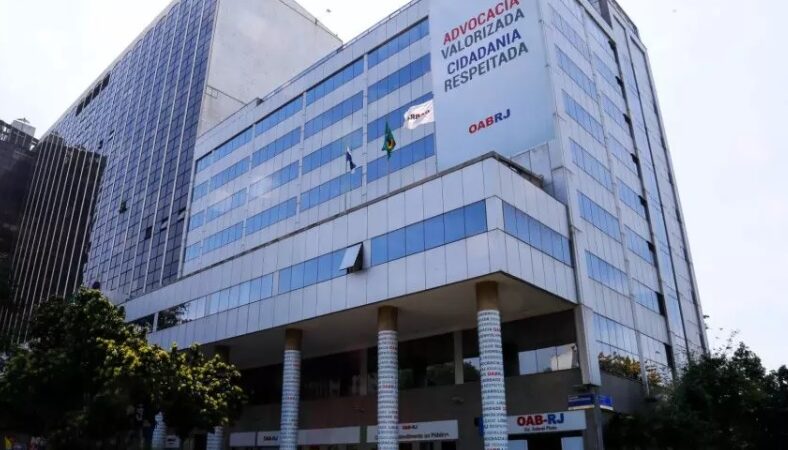 OAB-RJ pede exclusão de advogado que proferiu ataques racistas contra juíza de Campos