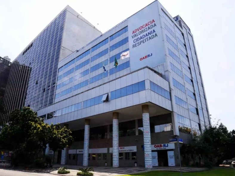 OAB-RJ pede exclusão de advogado que proferiu ataques racistas contra juíza de Campos