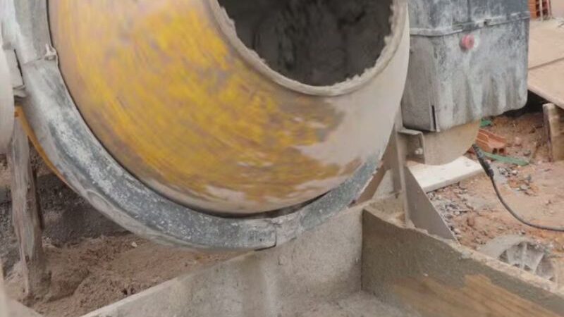 Escola no bairro Coqueiro, em Silva Jardim, passa por obras de reforma e ampliação