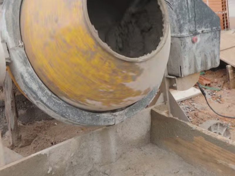 Escola no bairro Coqueiro, em Silva Jardim, passa por obras de reforma e ampliação