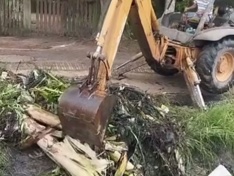 Araruama usa maquinário pesado para promover limpeza de rios e canais durante as chuvas