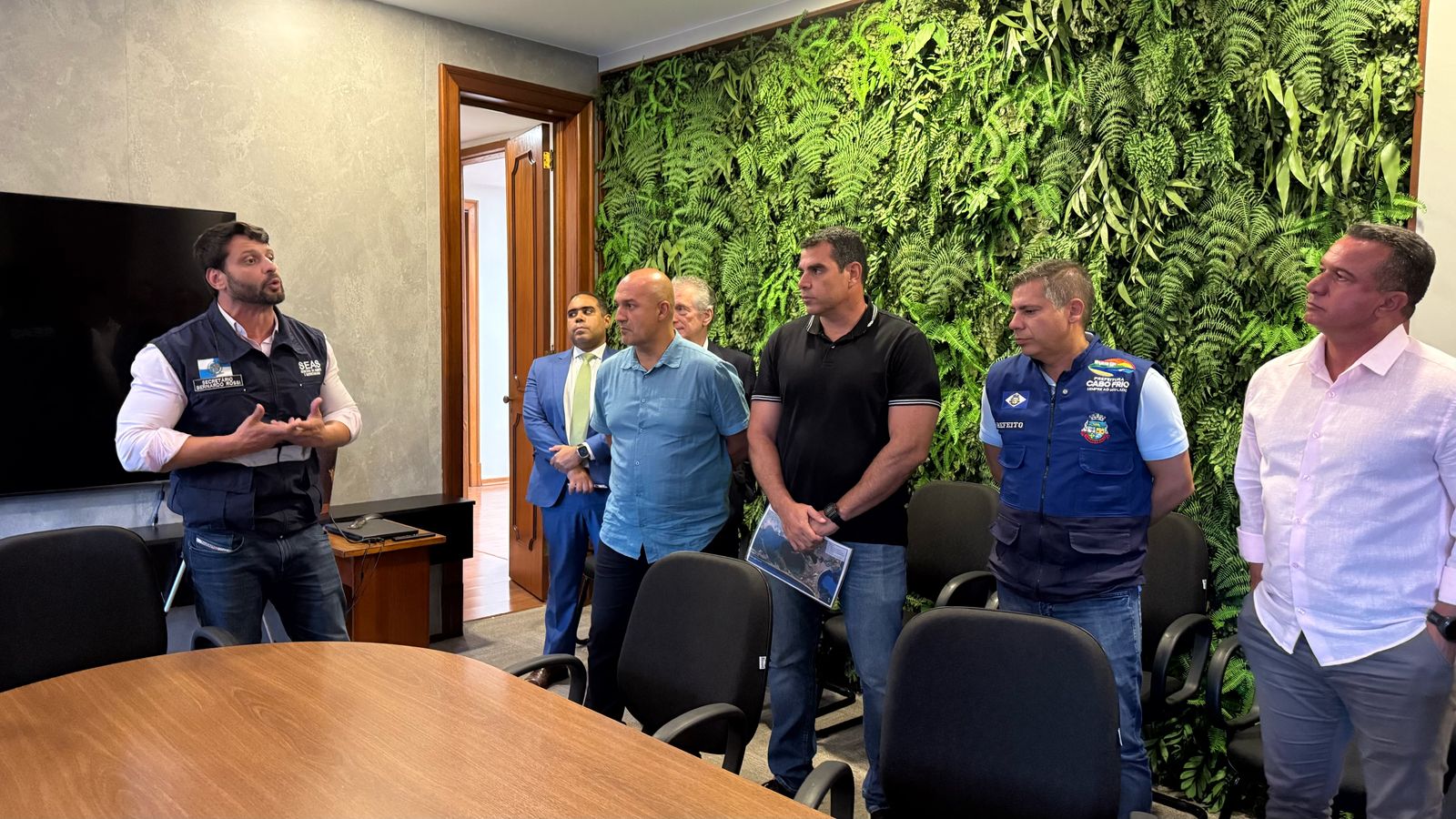 Governo e municípios alinham planos para fortalecer a proteção da Laguna de Araruama