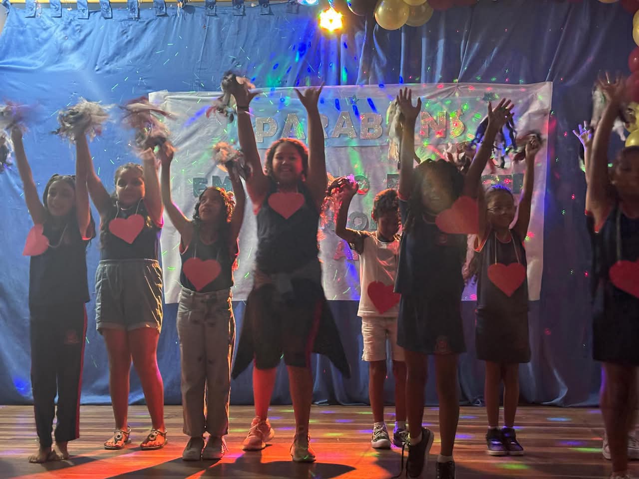 Escola Municipal Adolpho Beranger Júnior comemora 57 anos com homenagens e show de talentos em Búzios