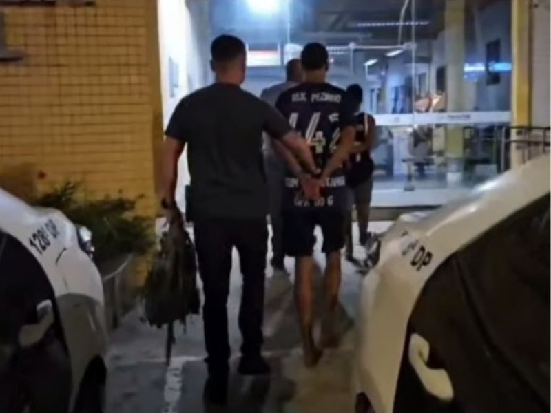 Homem e adolescente são capturados em ação da Civil contra o tráfico em Rio das Ostras