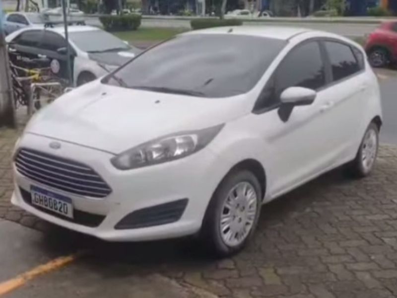 Homem é preso em Rio das Ostras acusado de ser receptador de carro roubado