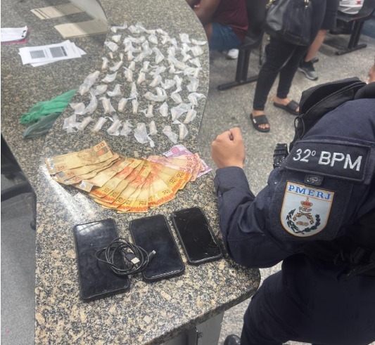 Ação do 32º BPM em Macaé resultou em três detidos por tráfico no Lagomar
