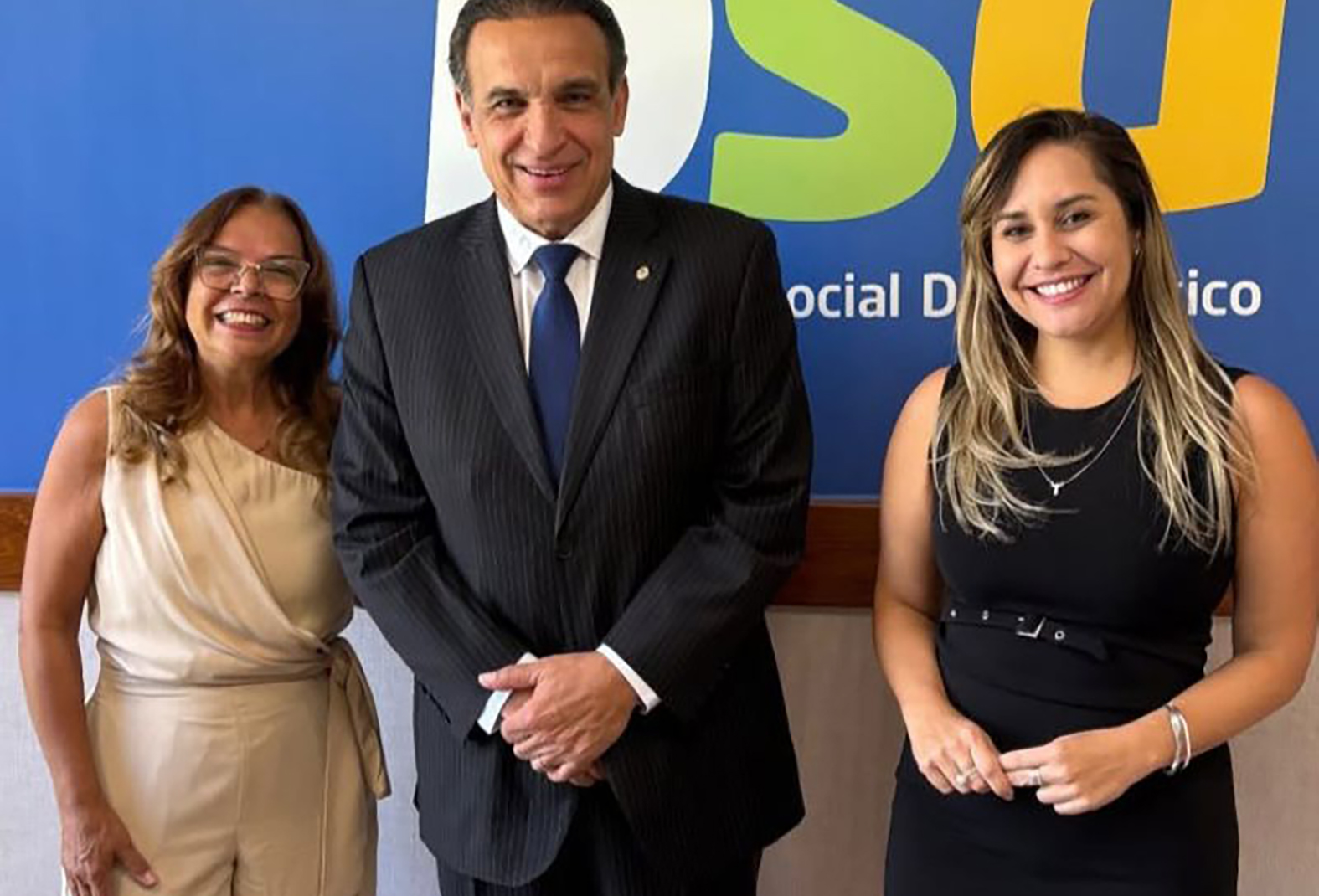 Prefeita de Araruama visita deputados federais do Rio durante agenda em Brasília